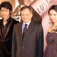 『ラスト、コーション』ジャパン・プレミア。左からワン・リーホン、アン・リー監督、タン・ウェイ