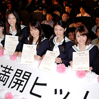 『櫻の園』初日で卒業式！　福田沙紀「実生活では卒業まだなので不思議な気持ち」 画像