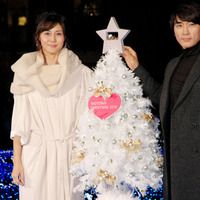 松嶋菜々子、ミッドタウンのクリスマスイルミネーションに「ストーリー性あって素敵」 画像