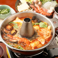 秋の涼しい季節に、恵比寿「coci」の“トムヤムパクチー鍋”でウマ辛タイ料理を満喫！ 画像