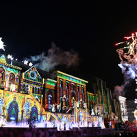 【USJ】夜のユニバに陶酔！初公開の巨大ツリー＆魔法界の壮大なキャッスル・ショー 画像