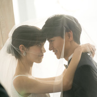 ゼクシィ11代目CMガール決定！ “新郎”細田善彦と「一万回のキス」 画像