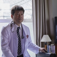 佐藤二朗、「聖☆おにいさん」で医者役「染谷から奪って俺がつけたろか」 画像