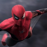 『スパイダーマン：FFH』新映像、赤×黒スーツはアイアンマンからの贈り物!? 画像