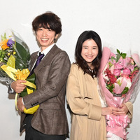 吉高由里子、“上司”ユースケ・サンタマリアとクランクアップ！ 「幸せでした」 画像