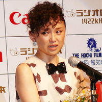 永作博美「報知映画賞」主演女優賞を受賞し号泣「押しつぶされそうだった」 画像