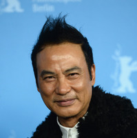 香港のベテラン俳優サイモン・ヤム、中国でのイベント中に腹部を刺される 画像