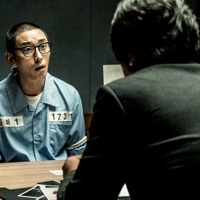 チュ・ジフン、“演技の怪物”キム・ユンソク相手に「奮起した」『暗数殺人』メイキング 画像