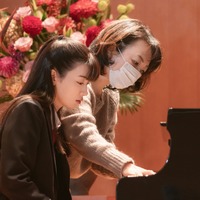 永野芽郁、卒業式シーンでピアノ伴奏に挑戦『そして、バトンは渡された』現場レポ 画像