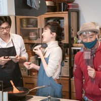 田中圭、“娘”永野芽郁のため料理に挑戦＆「旅立ちの日に」熱唱も『そして、バトンは渡された』 画像