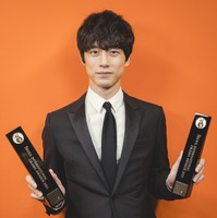坂口健太郎がアジアスター賞！「シグナル」SPもソウルドラマアワードで受賞 画像