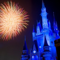 【ディズニー】パークの花火「ディズニー・ライト・ザ・ナイト」が公演再開！約11か月ぶりに華麗な花火がパークの夜空を彩る 画像