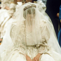 故ダイアナ元妃が着たウェディング・ドレス、カナダでの展示がスタート 画像