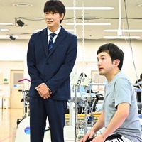 綾野剛“新町”と榮倉奈々“果奈子”、2人の関係性に「最高の夫婦」の声殺到…「オールドルーキー」第6話 画像