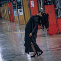 黒髪の女が頭を振り乱し…衝撃の一部始終『オクス駅お化け』特別映像 画像