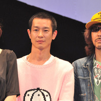 亀梨和也・主演映画の舞台挨拶に「KAT-TUN」がサプライズで乱入！ 画像