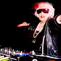 「touchMe」ファッションパーティで、世界最高齢の現役DJ登場にフロア熱狂！ 画像