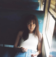 上白石萌歌写真集「charm charm」6月4日発売　予約受付中 画像