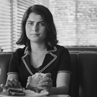 孤独な女性が新たな一歩を踏み出す姿をユーモア交えて描く『フォーチュンクッキー』予告・場面写真 画像