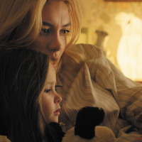 フローレンス・ピュー「キャラクターの成長と変化の過程を大切にした」『We Live in Time』 画像