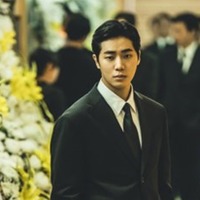 Netflix復讐ノワール『広場』スチール写真公開、ホ・ジュノ×チュ・ヨンウ親子の確執が爆発 画像