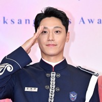 俳優イ・ドヒョン、除隊直後から良いニュース続々！映画監督たちが選ぶ「今年の新しい男優賞」受賞 画像