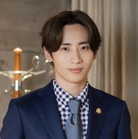 INI・許豊凡、初の連ドラレギュラー出演で弁護士役「僕達はまだその星の校則を知らない」 画像