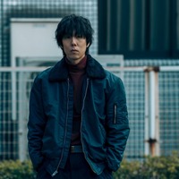野田洋次郎、逃亡中の殺人犯役で出演「連続ドラマW 夜の道標」特報映像も 画像
