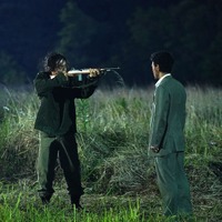 妻夫木聡＆窪田正孝の緊迫のシーン…『宝島』場面写真 画像