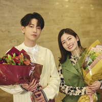 「とても良かった」「素敵なドラマ」佐藤健がオフショット公開「私の夫と結婚して」 画像