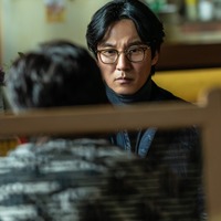 キム・ナムギル演じるベストセラー作家が疑惑の渦中に…『ブロークン 復讐者の夜』本編映像 画像