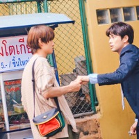 森崎ウィン＆向井康二『（LOVE SONG）』“両片思い”の2人がバンコクで運命の再会…場面写真解禁 画像