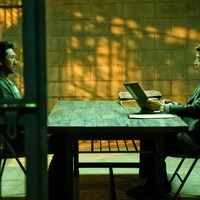 イ・ソンギュン“大佐”が苦悩の表情浮かべる…チョ・ジョンソク“弁護士