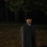 長尾謙杜「現代の若者の態度や考え方を“表現”」青江の場面写真公開『俺ではない炎上』 画像