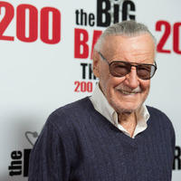 故スタン・リー、AI技術を用いたホログラムで7年ぶりにコミコンに“復帰” 写真撮影や会話も可能 画像