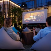 『シェフ 三ツ星フードトラック始めました』ほか、麻布台ヒルズで“秋を味わう映画”を上映「OUTDOOR CINEMA」10月10日から 画像