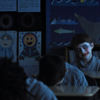 謎がさらに深まる場面写真が到着！ 世界興収389億円超え考察ミステリー『WEAPONS／ウェポンズ』 画像