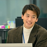 「白いタートルネックをこんなにも…」竹内涼真“勝男”の休日出勤スタイルに注目集まる「じゃあ、あんたが作ってみろよ」 画像