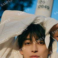 高橋文哉、“オトナでスタイリッシュ”なカレンダー25歳誕生日に発売 画像