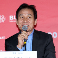 パク・ソジュンとも映画で共演、「韓国映画界の大きな星」アン・ソンギさん死去