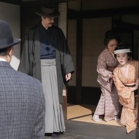 「ばけばけ」第89回あらすじ・場面写真　松野家へのごみの投げ捨てが止まり、これで本当に終わったのか、不安と気味の悪さを感じるトキとヘブン、錦織…2月5日放送