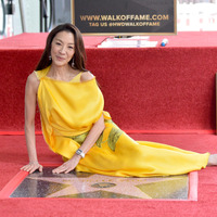 ミシェル・ヨーがハリウッドの殿堂入り 『ウィキッド』ジョン・M・チュウ監督、『エブエブ』キー・ホイ・クァンらが駆け付ける