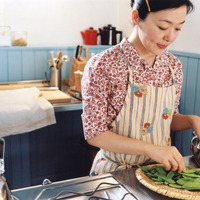 小林聡美＆片桐はいり＆もたいまさこ、フィンランドの街で「いらっしゃい」『かもめ食堂』予告編