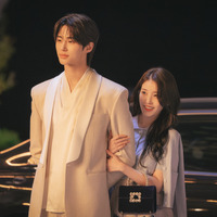 “国宝級”ビョン・ウソクの乗馬シーン、IUとの華麗なダンスも「21世紀の大君夫人」ティザー予告編 画像