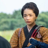 「風、薫る」第1回あらすじ・場面写真　一ノ瀬りん（見上愛）のもとに、ある日、幼なじみの虎太郎（小林虎之介）から思いもよらない知らせが…3月30日放送 画像