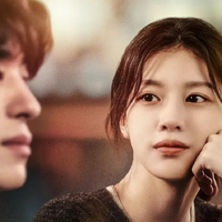 コ・ユンジョンが新作のポスターで魅せた新たな顔。ク・ギョファンとの“異色ロマンス”に期待大