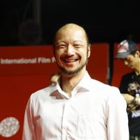 ニューヨークで「『８番出口』のおじさんを探せイベント」開催で“歩く男”が現れる！？川村元気監督「すごいな」と驚き