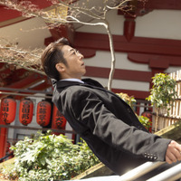 高橋一生“光誠”突き落とし犯は誰!?  考察ポスト続々、「リボーン ～最後のヒーロー～」1話