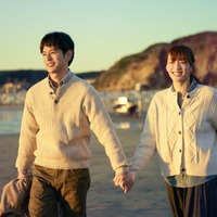 綾瀬はるか＆妻夫木聡のオフショットに「可愛すぎる」「笑顔が似てる」「また共演してほしい」と大反響『人はなぜラブレターを書くのか』