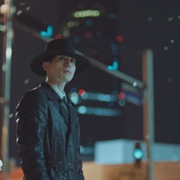 “死神”ファッションショー開催？「トッケビ10周年旅行」イ・ドンウクら当時の衣装が登場